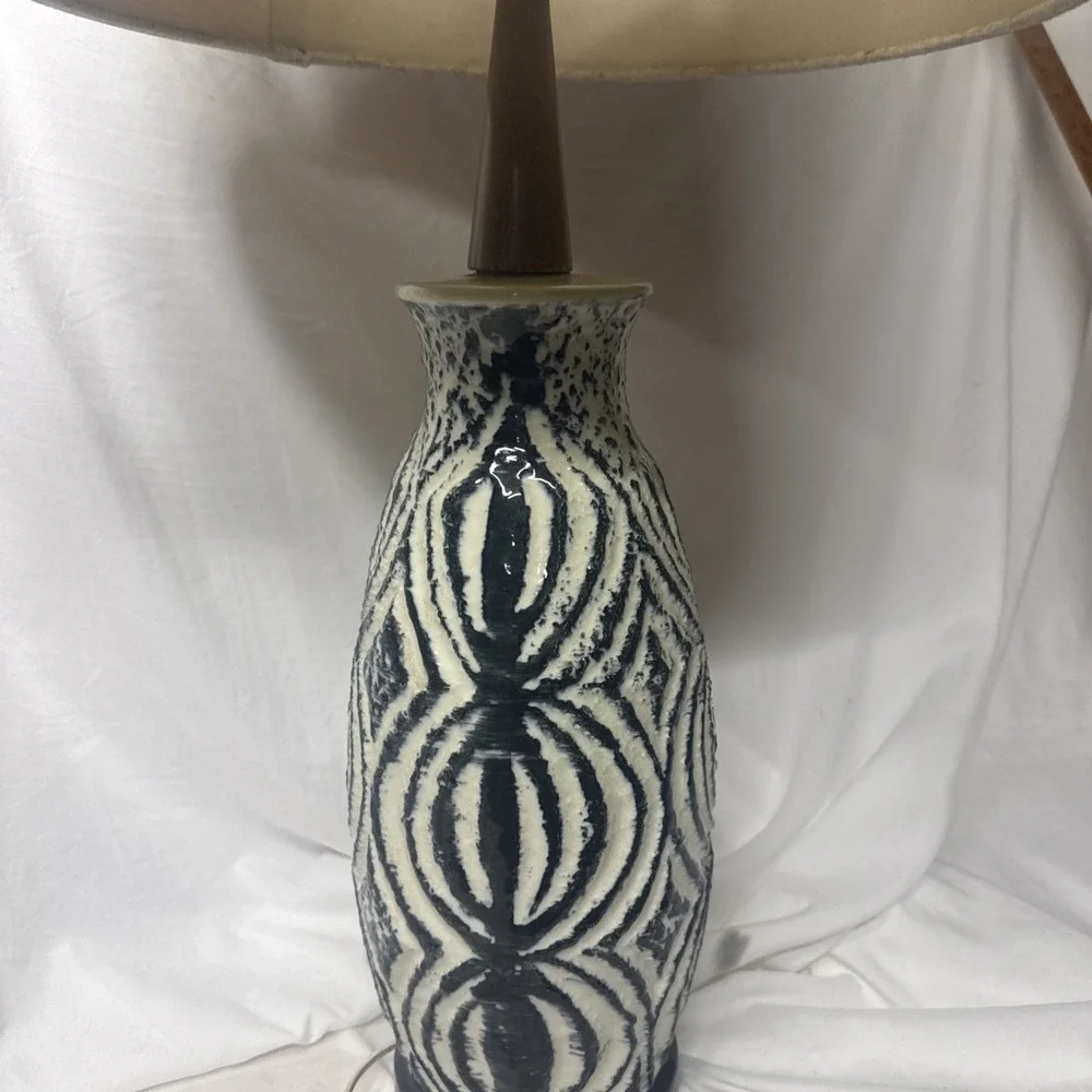 VTG MCM Pottery Lamp Geometric Textured Blue Black White Groovy Design Wood Neck